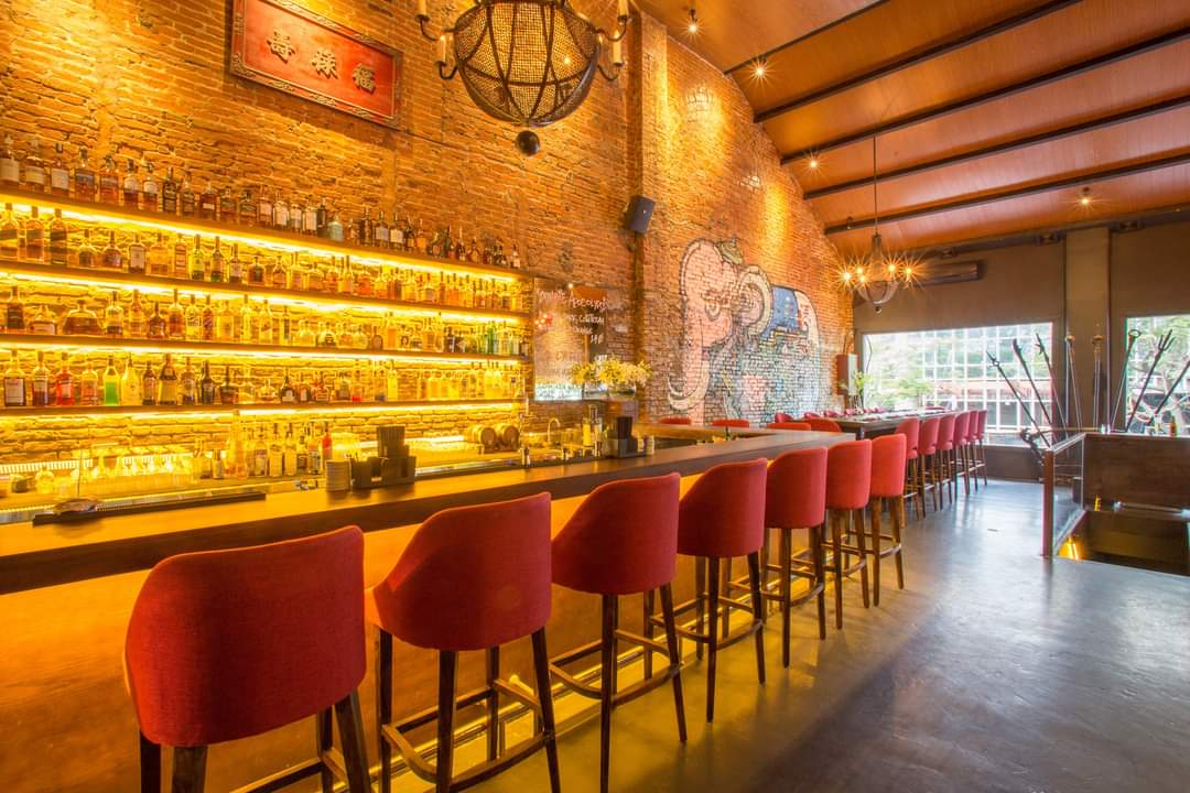 Quán Bar rượu kiểu Thái Lan